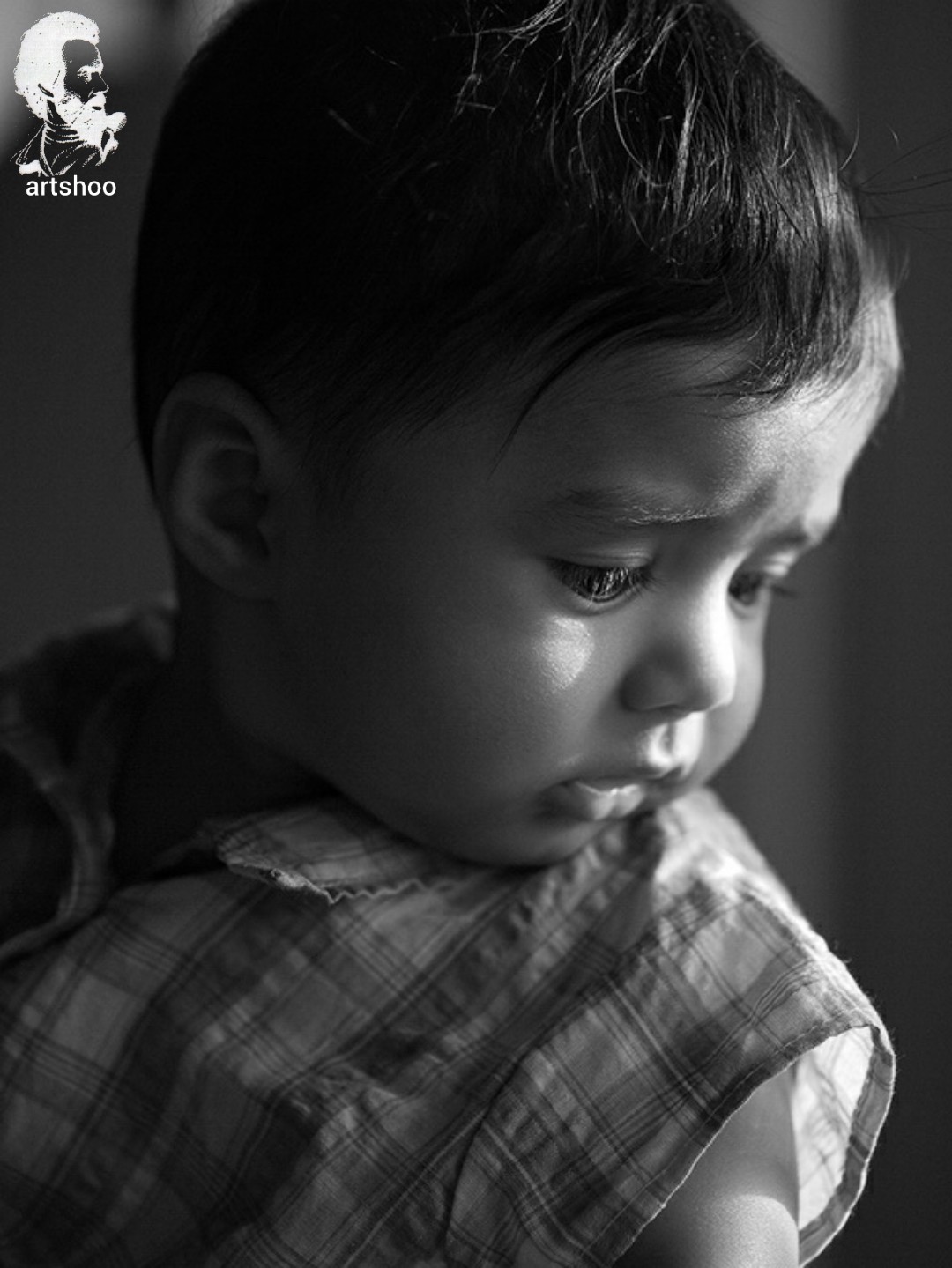 مدل کودک سیاه قلم